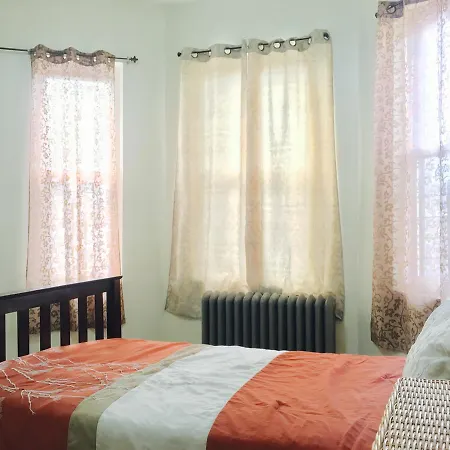 Apartment 5 Bedroom In The Real Little Italy Bronx *
