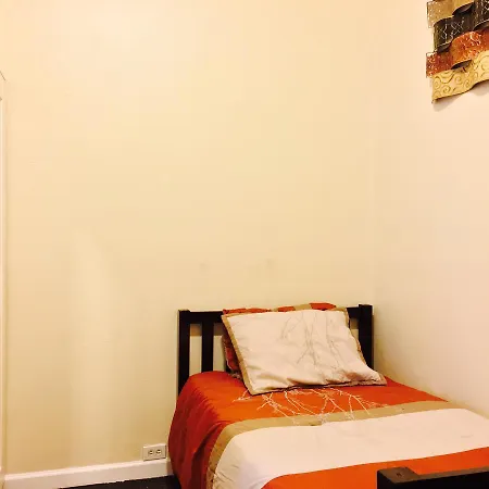 Apartment 5 Bedroom In The Real Little Italy Bronx *