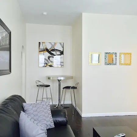 5 Bedroom In The Real Little Italy Bronx * New York