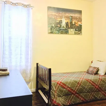 5 Bedroom In The Real Little Italy Bronx * New York