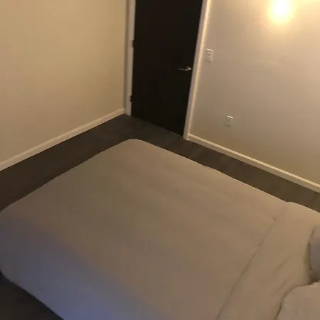 Great Renovated Best Location Manhattan