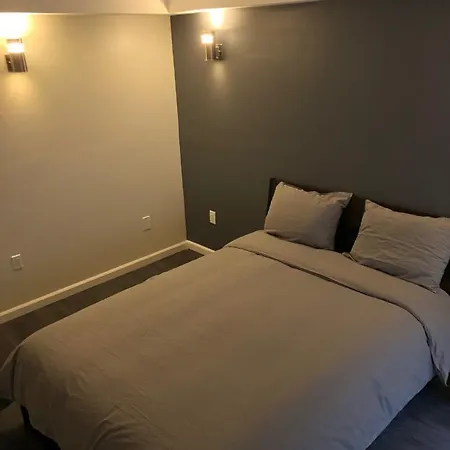 Great Renovated Best Location Manhattan Apartment *