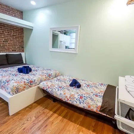 New York Apartments *