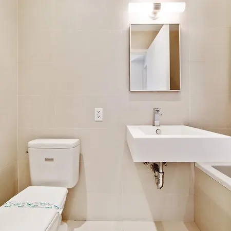 Global Luxury Suites At Renwick Apartment *