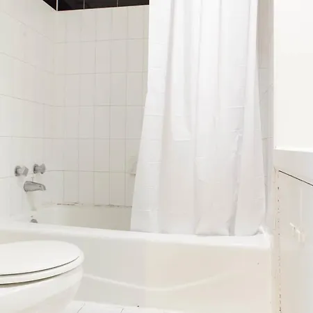 Upper East Studio Apartment New York