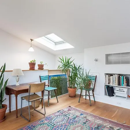 Park Place Apartment *