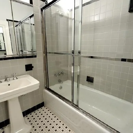 Places4stay Midtown East Comfort Apartment