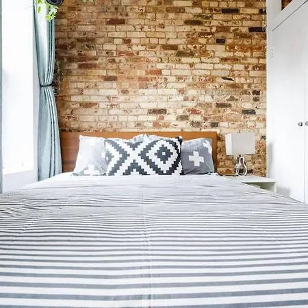 Apartment Central, Hip Nolita 1br Flat! *