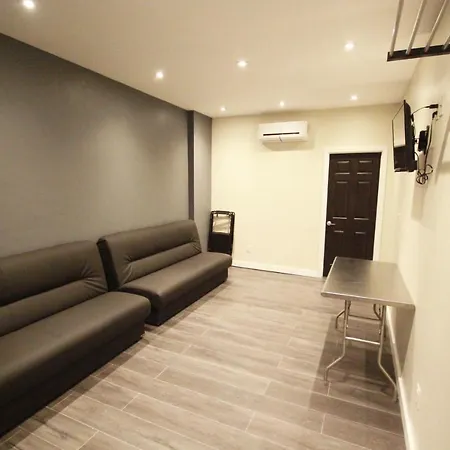 Great Renovated Best Location Manhattan Apartment *