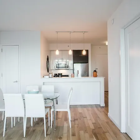 Luxury Suites By Central Park Apartment
