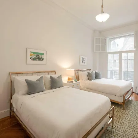 Apartment Sophisticated 4br/2.5ba Nyc Midtown Apt