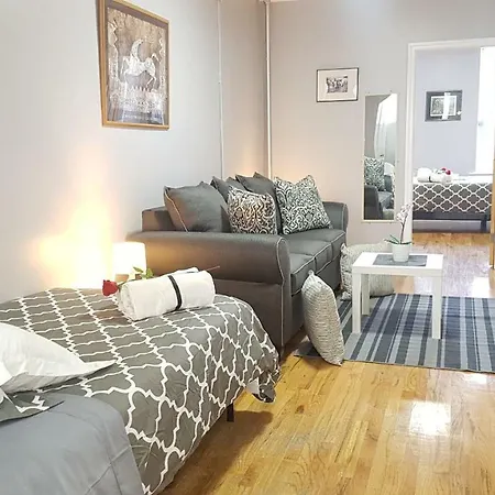East Side - Free Street Parking & Wifi Apartment