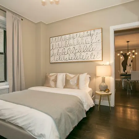 Prime Fifth Avenue Ultra Luxurious Large 3 Bedroom - Gym /doorman/elevator A Apartment *