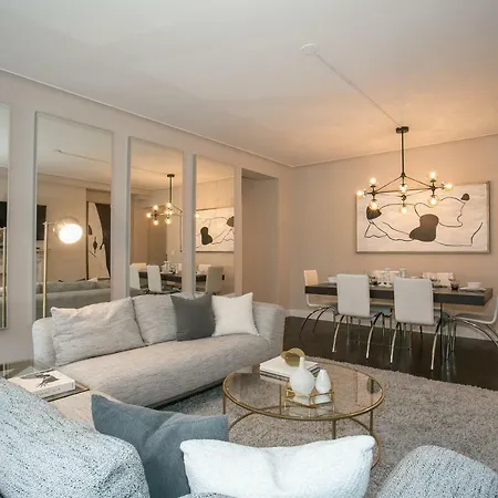 Prime Fifth Avenue Ultra Luxurious Large 3 Bedroom - Gym /doorman/elevator A Apartment New York
