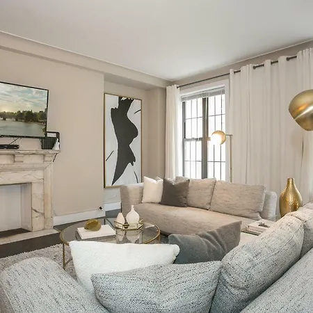 Prime Fifth Avenue Ultra Luxurious Large 3 Bedroom - Gym /doorman/elevator A New York