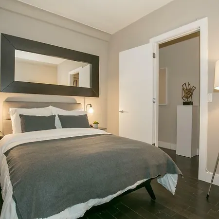 Prime Fifth Avenue Ultra Luxurious Large 3 Bedroom - Gym /doorman/elevator A Apartment *