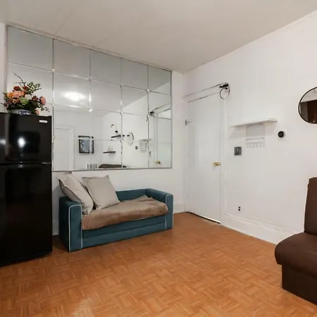 One Bedroom / Studio Private Entrance *