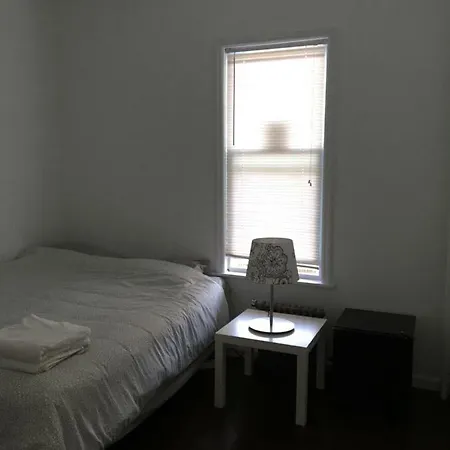 Nice Private In 3bdr. Brooklyn. R1 Homestay *