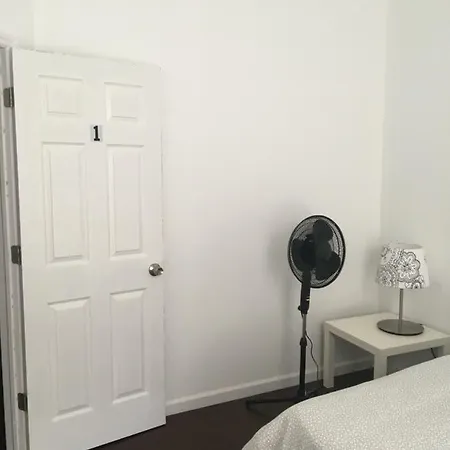 Homestay Nice Private In 3bdr. Brooklyn. R1