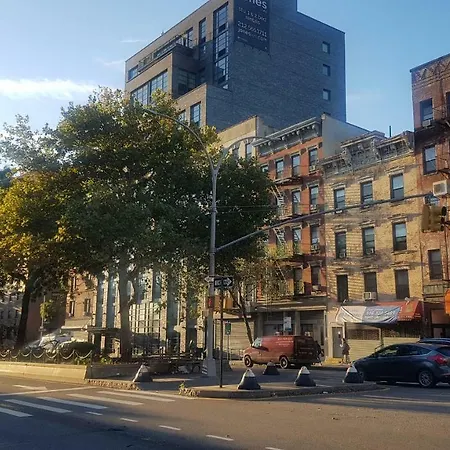 East Side - Free Street Parking & Wifi Apartment New York
