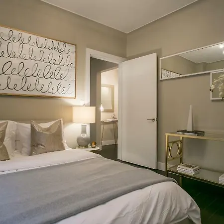 Prime Fifth Avenue Ultra Luxurious Large 3 Bedroom - Gym /doorman/elevator A New York