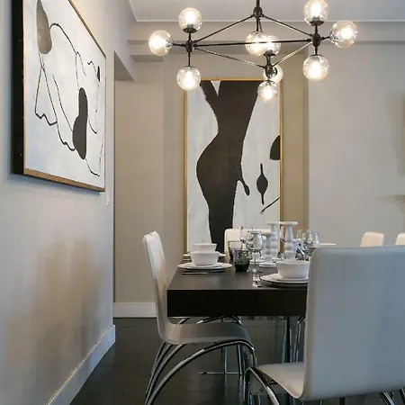Prime Fifth Avenue Ultra Luxurious Large 3 Bedroom - Gym /doorman/elevator A Apartment New York