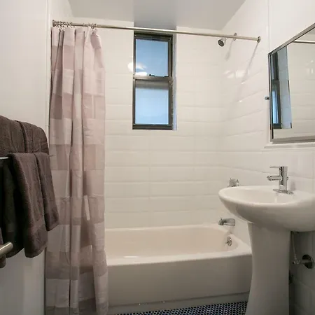 Prime Fifth Avenue Ultra Luxurious Large 3 Bedroom - Gym /doorman/elevator A *