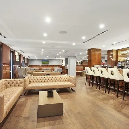 Apartment Prime Fifth Avenue Ultra Luxurious Large 3 Bedroom - Gym /doorman/elevator A