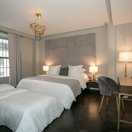 Prime Fifth Avenue Ultra Luxurious Large 3 Bedroom - Gym /doorman/elevator A Apartment New York