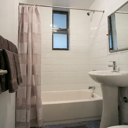 Apartment Prime Fifth Avenue Ultra Luxurious Large 3 Bedroom - Gym /doorman/elevator A