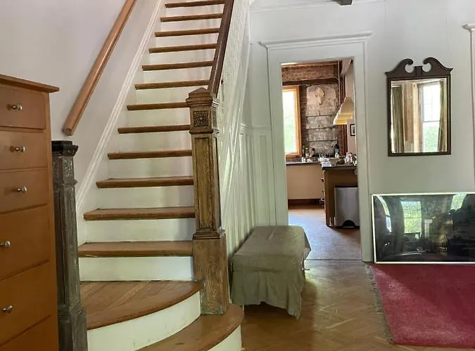 Artsy Elegant 4-Br Townhouse Quiet Brooklyn Block