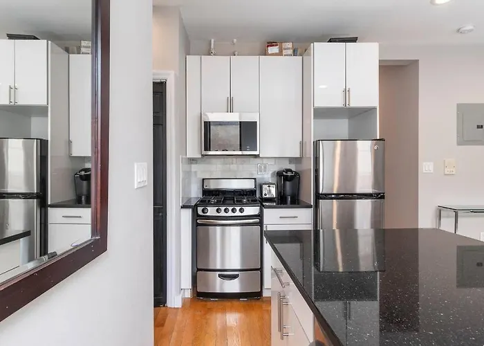 Renovated Lower East Side 2Br 1Ba Washer Dryer