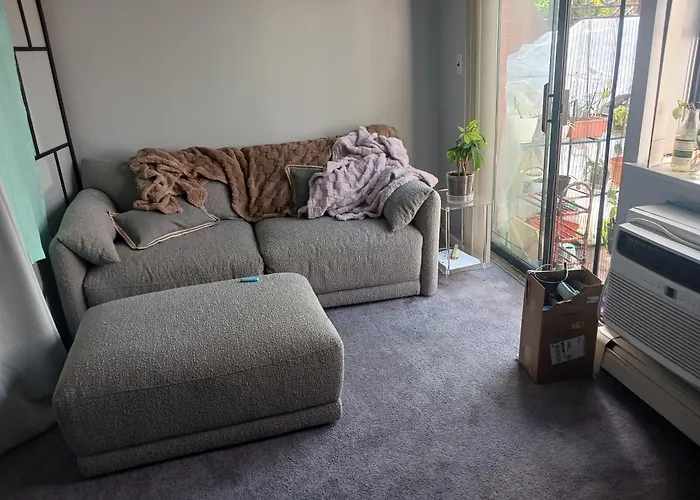 Comfy Room In Fresh Meadows