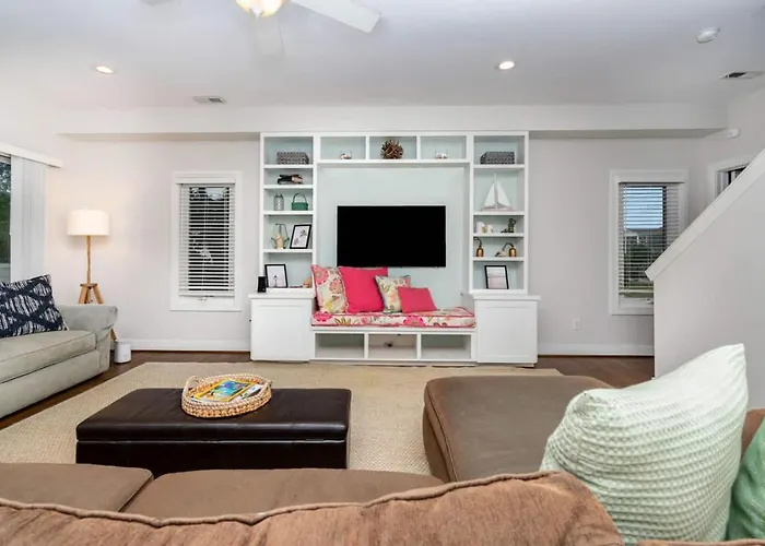 Coral Cottage Min From Beach Park With King Bed