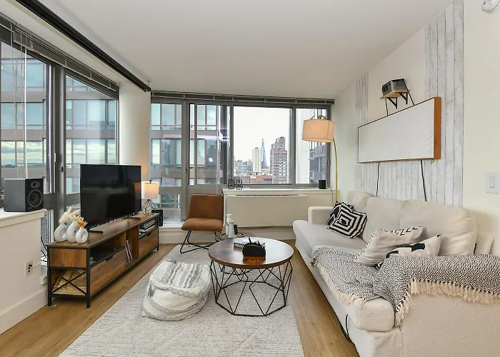 Modern Times Square 1 Bedroom Retreat