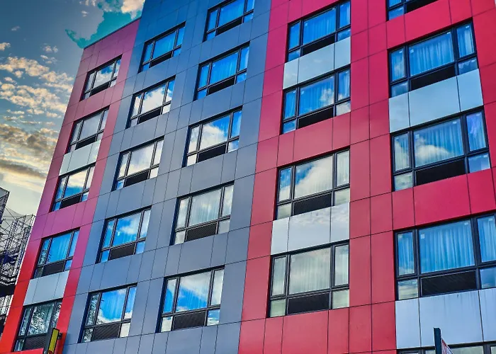 Super 8 By Wyndham Bronx Near Botanical Garden