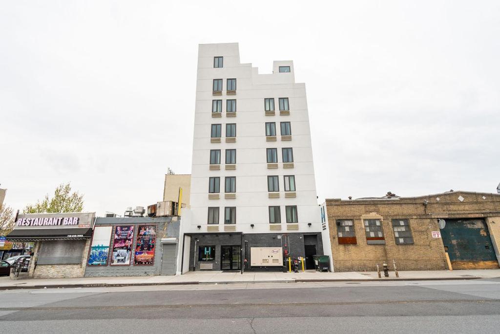 Ninety Five Fordham / St. Barnabas Hospital Hotel