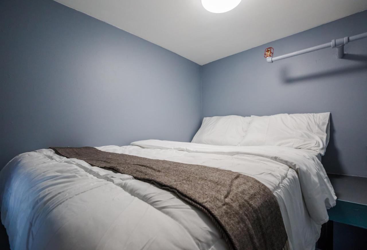 Lamartine Chelsea Hostel *