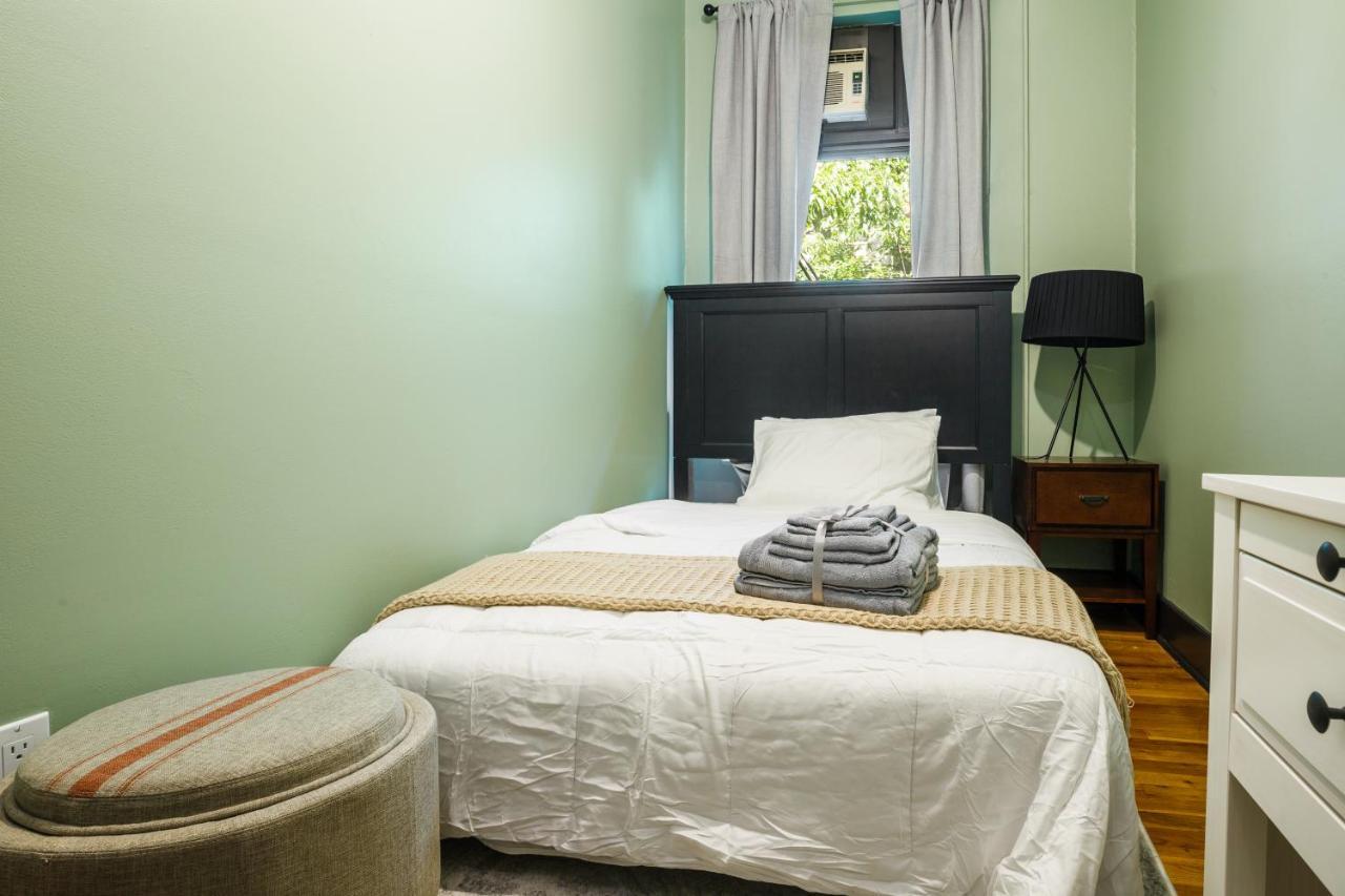 Lamartine Chelsea Hostel *