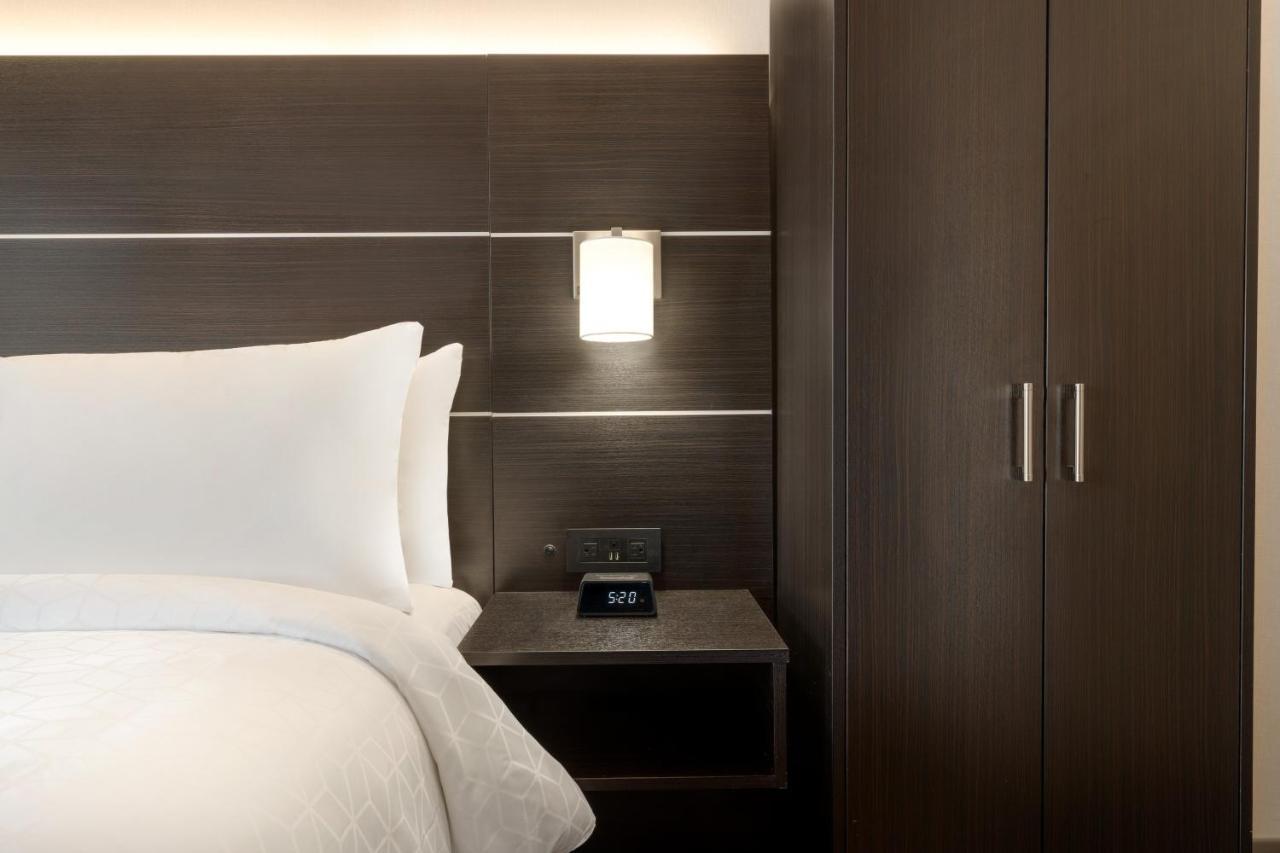 Express - Jamaica - Jfk Airtrain - Nyc By Ihg Hotel New York