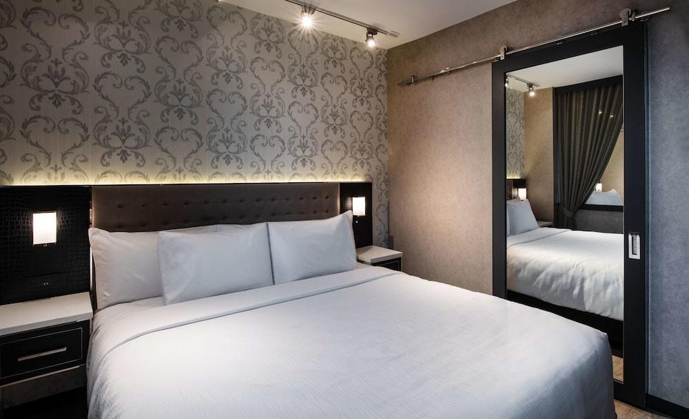 Aliz Times Square Hotel