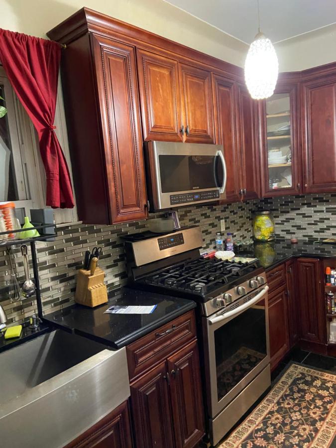 Guest house A Big In Queens New York