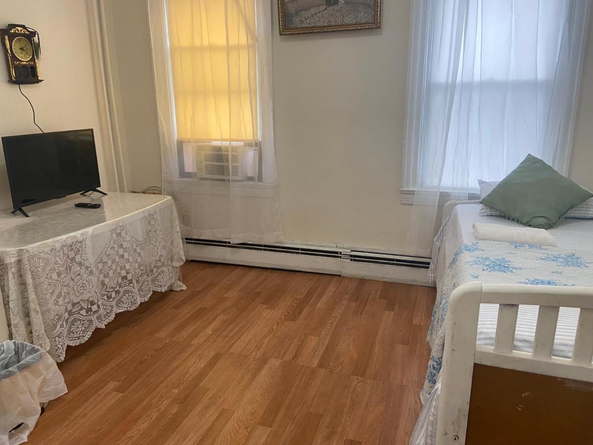 Guest house A Big In Queens