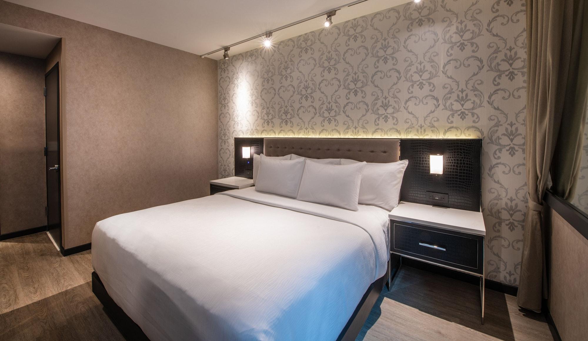 Aliz Times Square New York