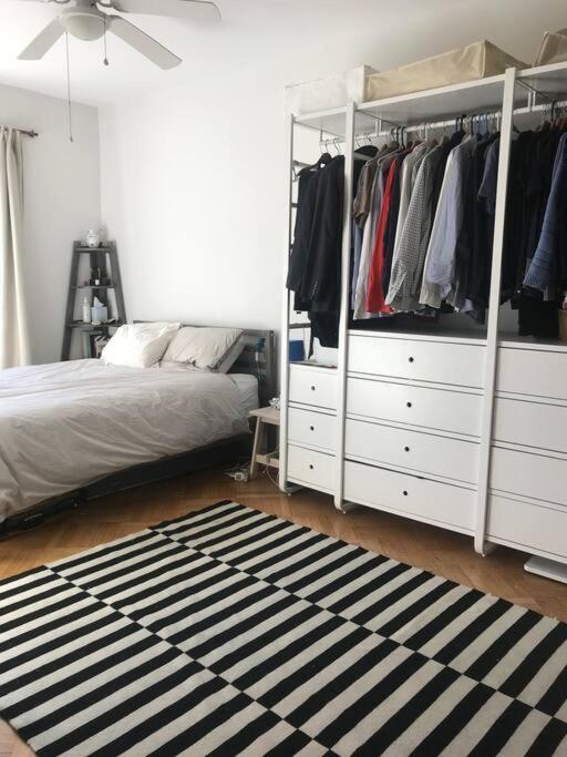 Holiday home Artsy Elegant 4-Br Townhouse Quiet Brooklyn Block New York