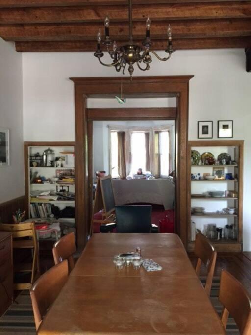 Artsy Elegant 4-Br Townhouse Quiet Brooklyn Block