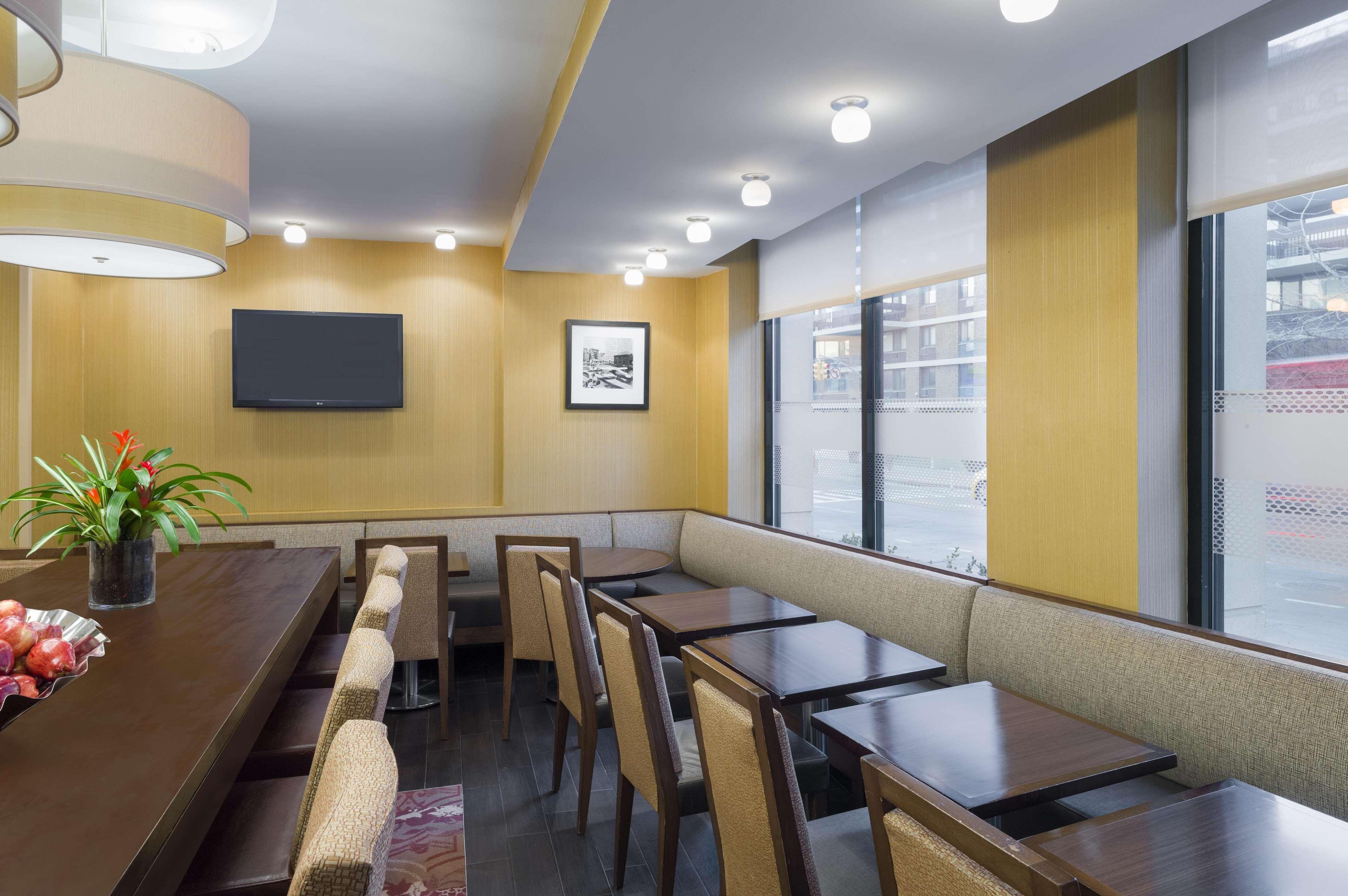 Hampton By Hilton Seaport Hotel New York