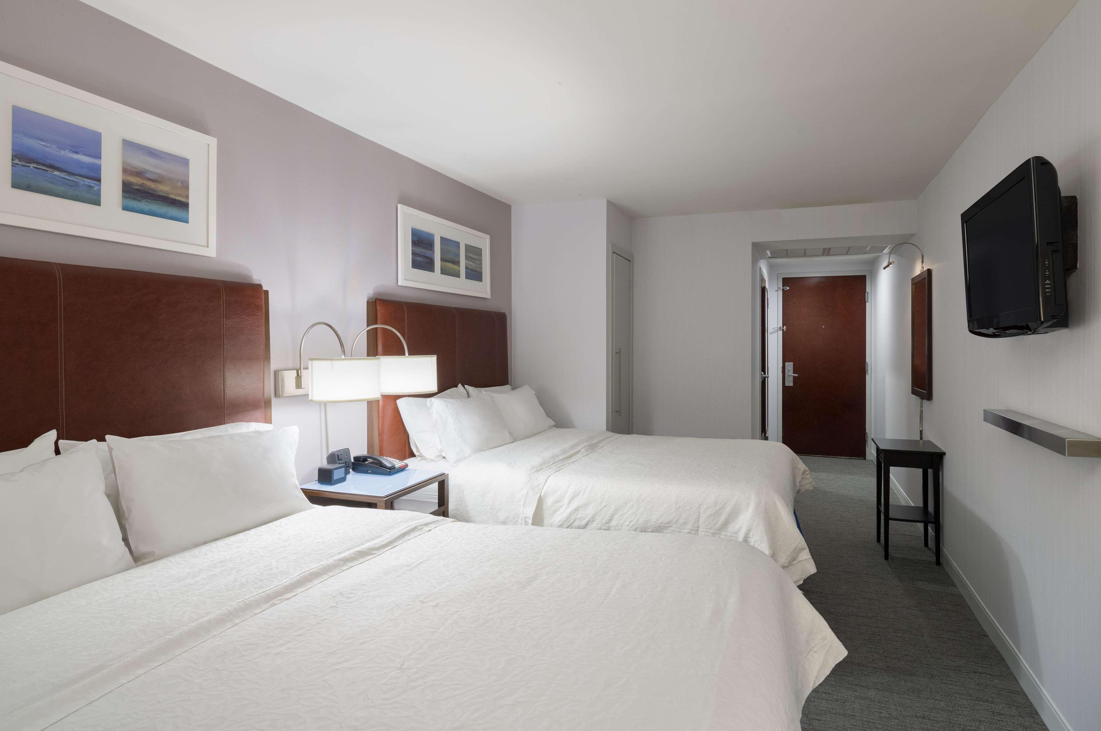 Hampton By Hilton Seaport Hotel