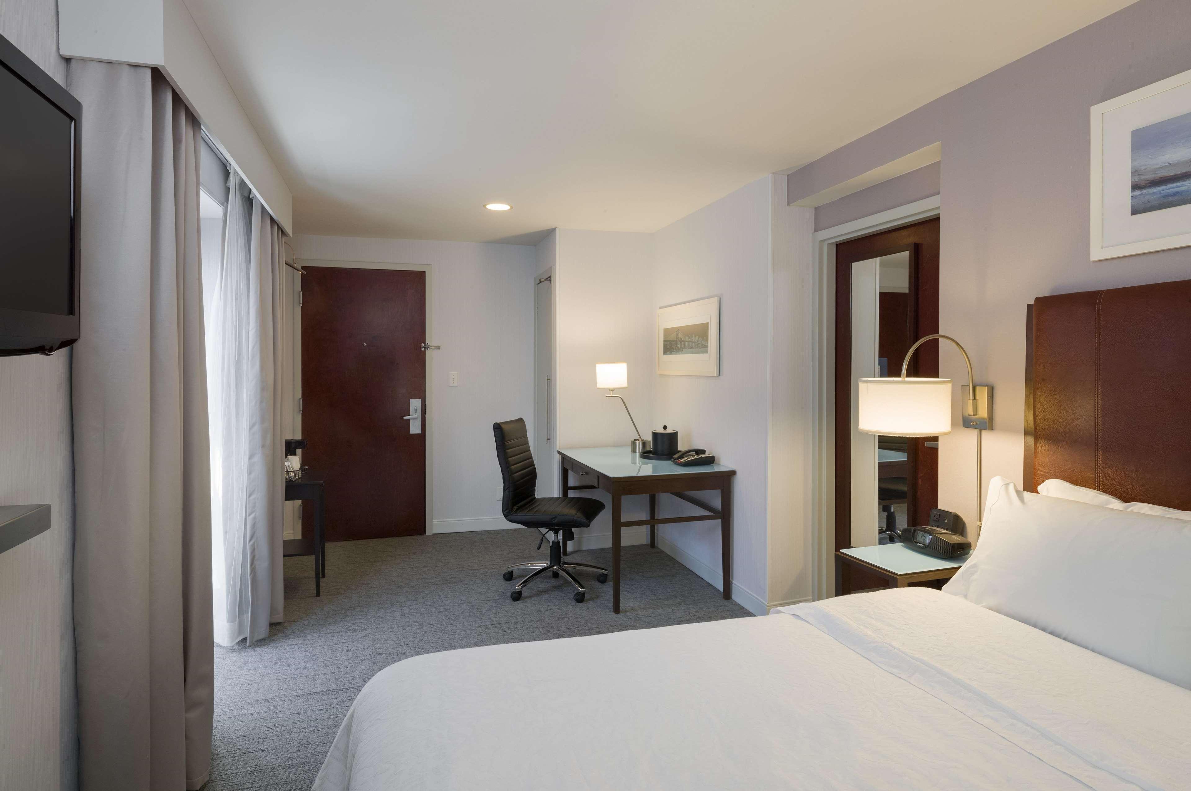 Hampton By Hilton Seaport