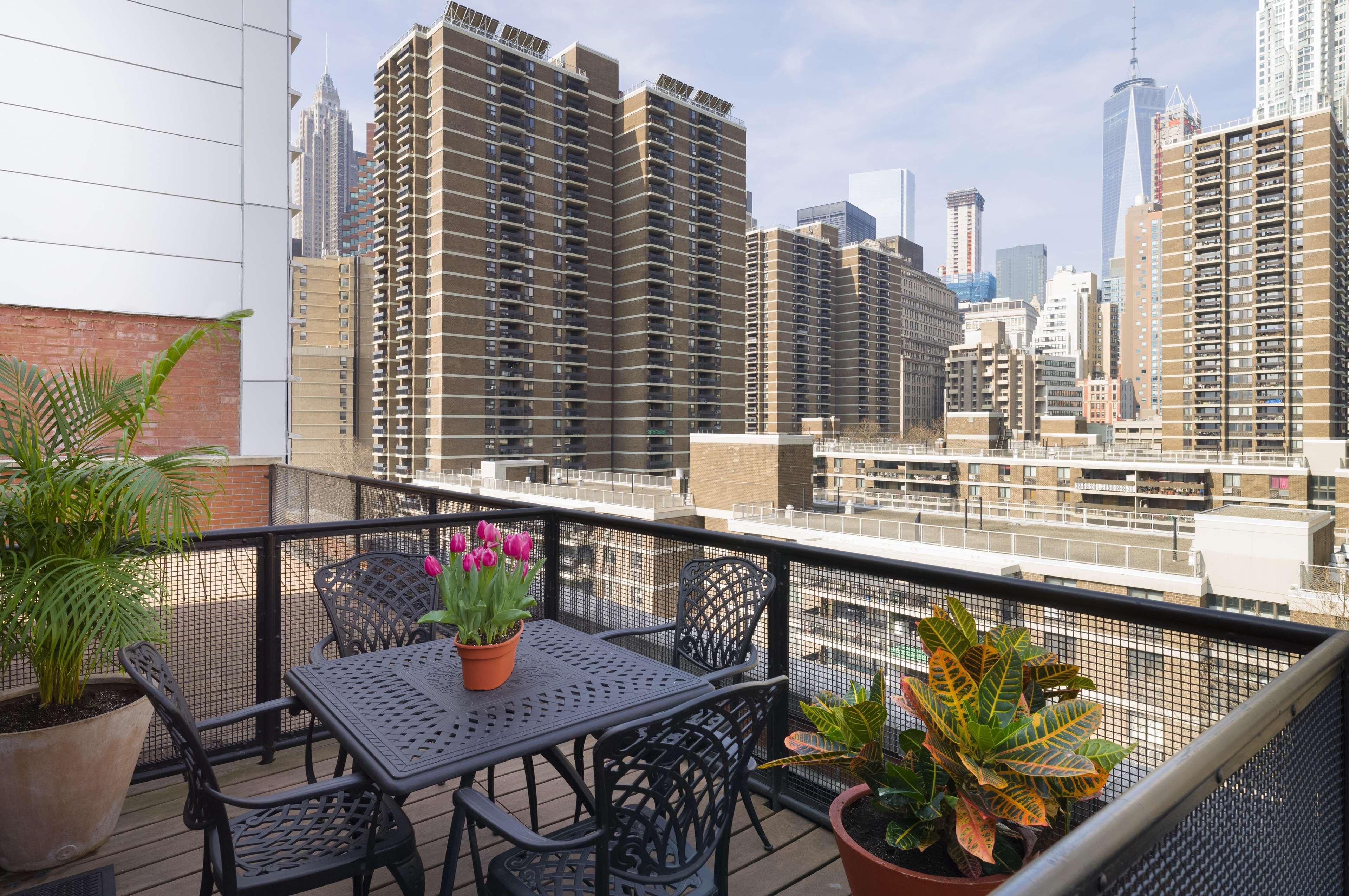 Hampton By Hilton Seaport Hotel 2*